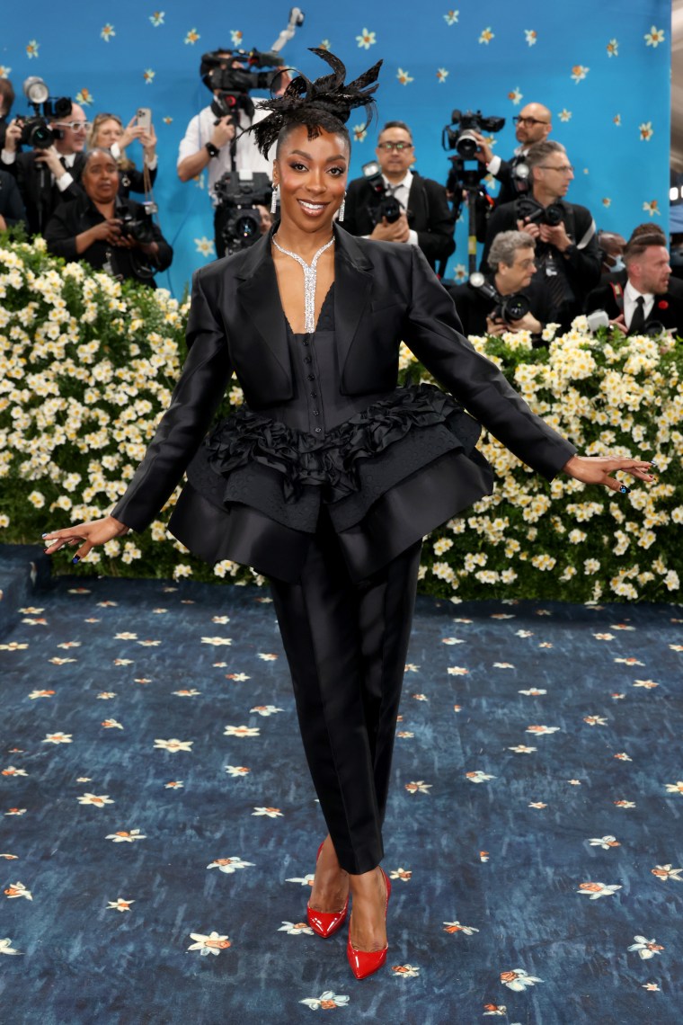 La gala de Met 2025 celebrando "Superfine: sastrería de estilo negro" - Llegadas
