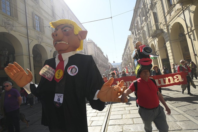 Miles protestan contra políticas de Trump en el Día Internacional del ...