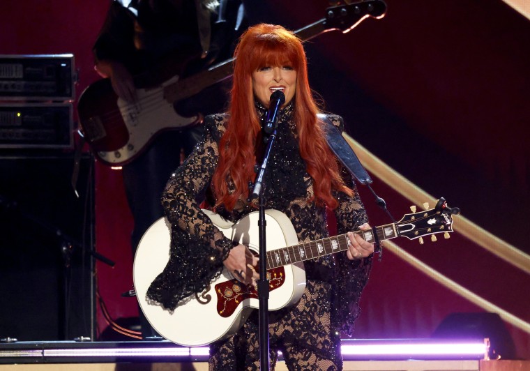 Wynonna Judd se presenta en el escenario durante los 60 premios de la Academia de Música Country en el Centro Ford en The Star el 08 de mayo de 2025 en Frisco, Texas.