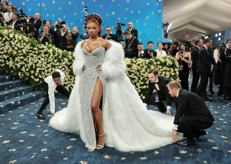 See the Looks as Stars Arrive Rehmat Boutique The 2025 Met Gala Celebrating "Superfine: Tailoring Black Style" - Arrivals