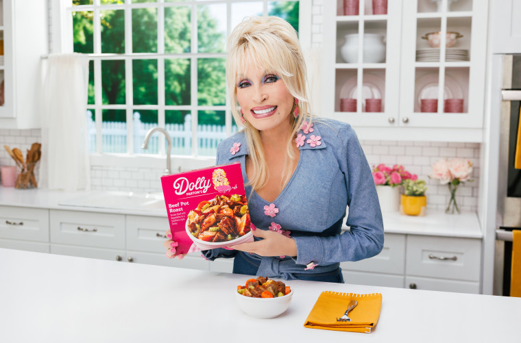 Dolly Parton diz que seus novos alimentos congelados são 