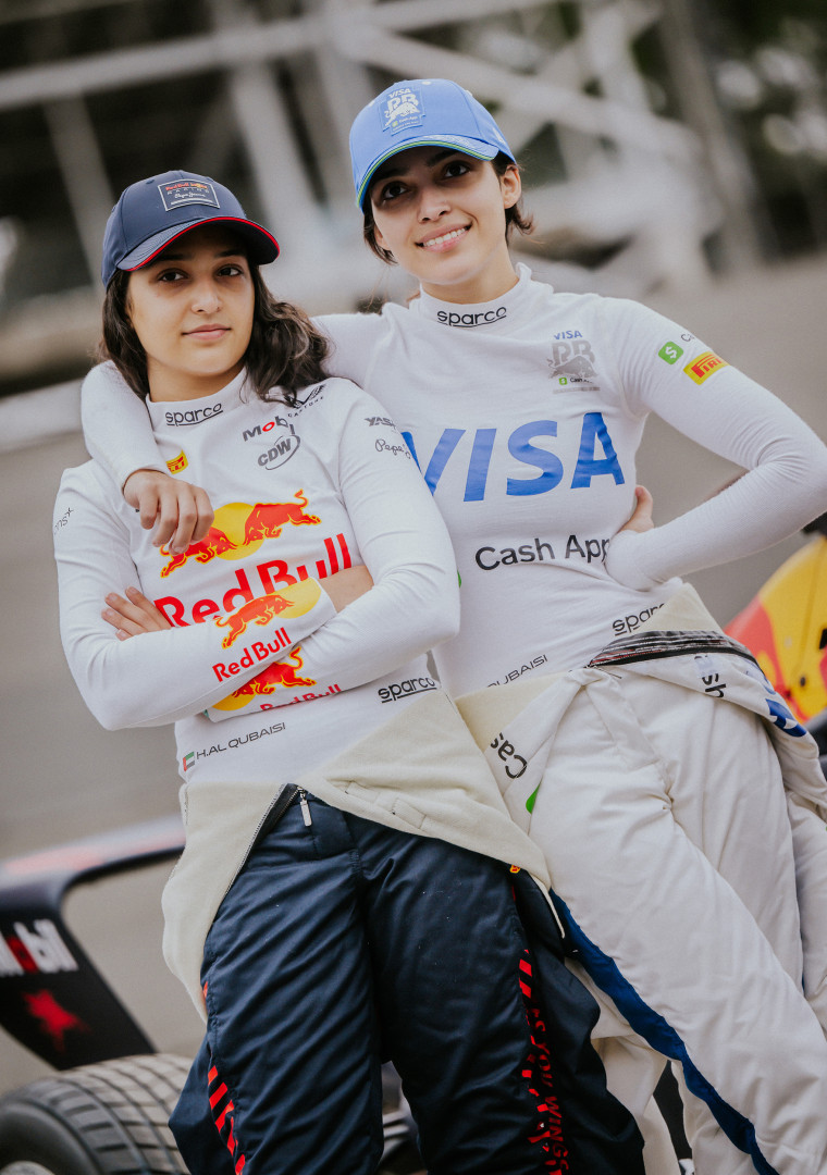 Hamda al Qubaisi z Zjednoczonych Emiratów Arabskich i MP Motorsport (8) i Amna Al Qubaisi z Zjednoczonych Emiratów Arabskich i MP Motorsport (88).
