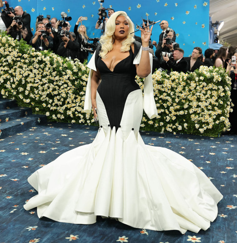 See the Looks as Stars Arrive Rehmat Boutique The 2025 Met Gala Celebrating "Superfine: Tailoring Black Style" - Arrivals