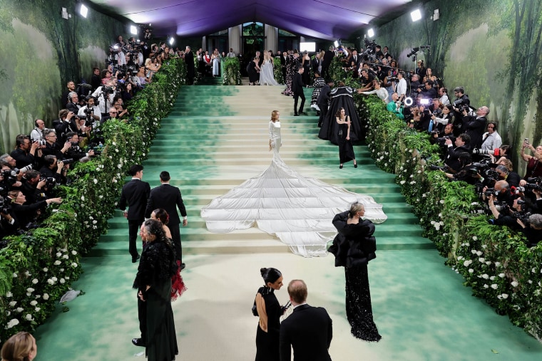 La gala de Met 2024 celebrando "Bellezas durmientes: moda despierta"