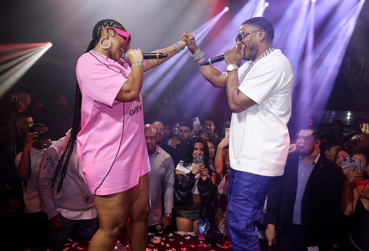 Ashanti e Nelly agem juntos.