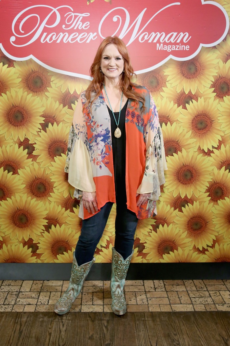 Ree Drummond asiste a la celebración de la revista Pioneer Woman con Ree Drummond en el frasco Mason el 6 de junio de 2017 en la ciudad de Nueva York.