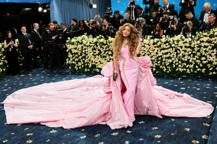 See the Looks as Stars Arrive Rehmat Boutique The 2025 Met Gala Celebrating "Superfine: Tailoring Black Style" - Arrivals