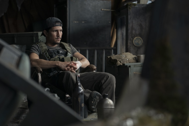 Danny Ramirez como Manny en "El último de nosotros."