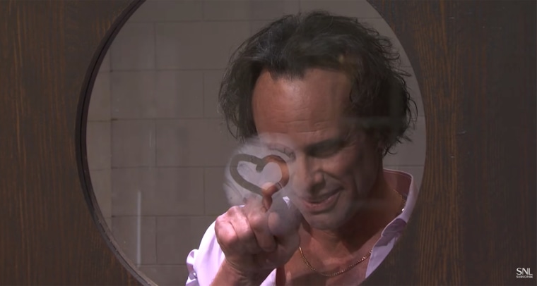 Walton Goggins solo tenía ojos para Sarah Sherman y Heidi Gardner.