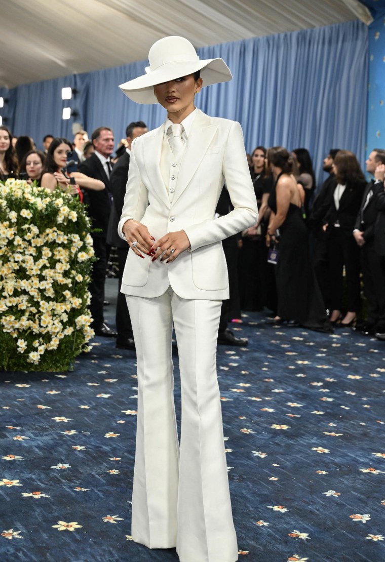 See the Looks as Stars Arrive Rehmat Boutique Zendaya