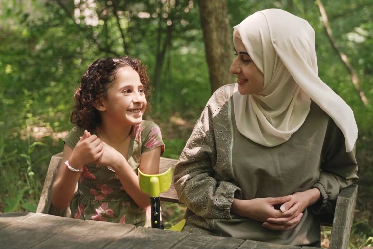Huda Alkordi and her daughter Qamar.