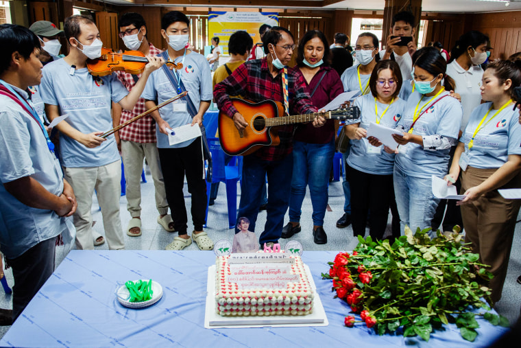 Members of the Overseas Irrawaddy Association (OIA) and humor donors are seen singing