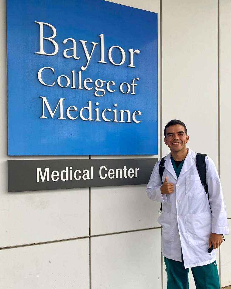 Dr. Gabriel Pena.