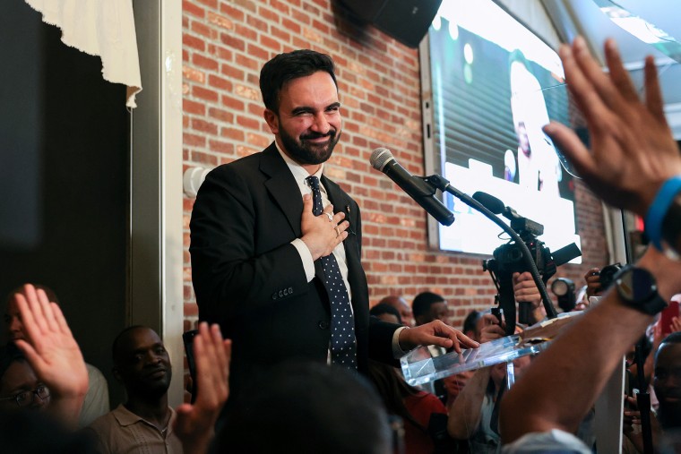 O candidato ao prefeito de Nova York Johran Mamdani organiza o evento noturno da eleição