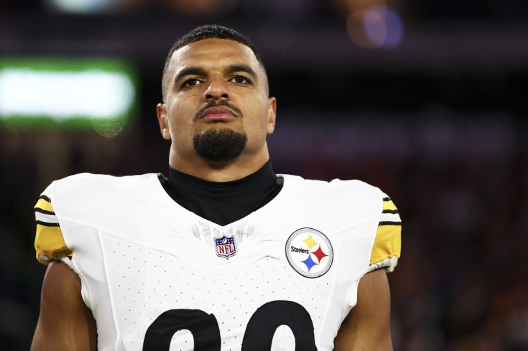 Pittsburgh Steelers v Cleveland Browns
