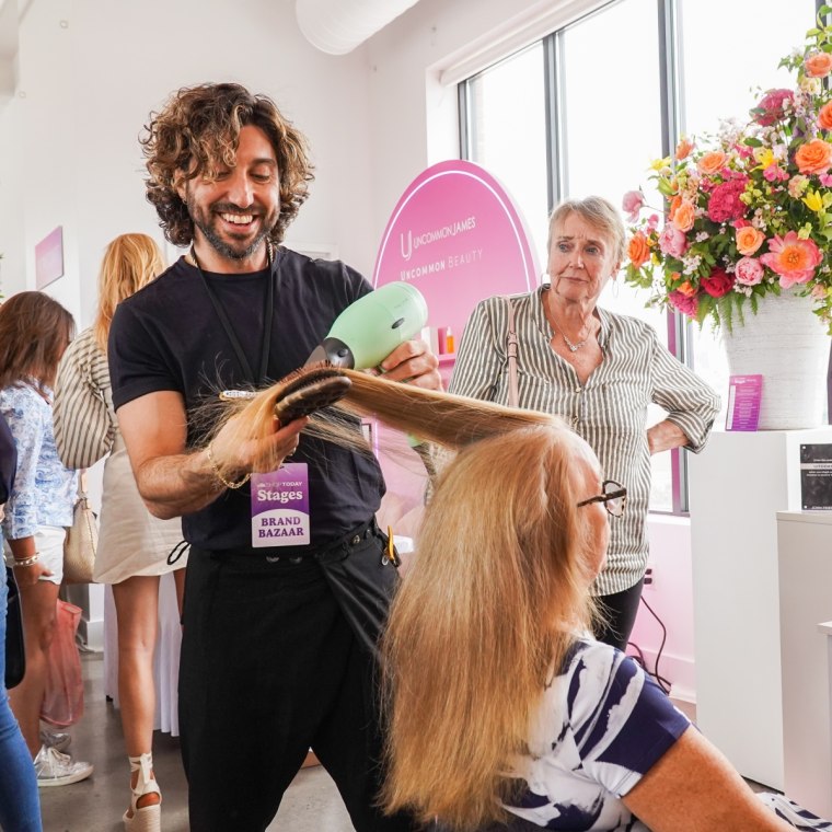 One guest receives a blowout from John Frieda.