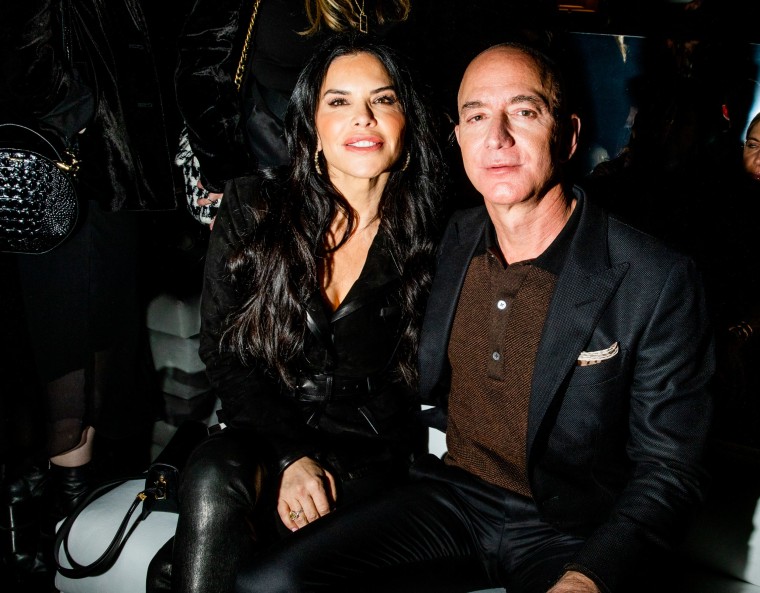 Lauren Sánchez y Jeff Bezos en 2020.