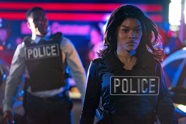 Teyana Taylor como oficial Kay Raymond en "Paja."