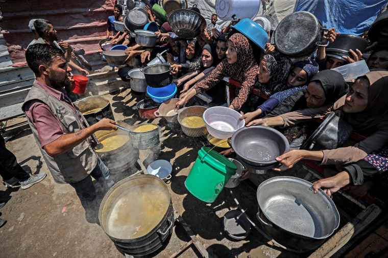 Food distributed to Palestinians battling hunger in Gaza