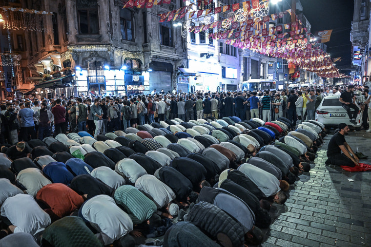 TURKEY-MEDIA-ISLAM-ARREST-PRESS-RIGHTS