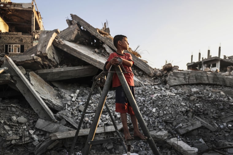 Daily life in Gaza in the shadow of war