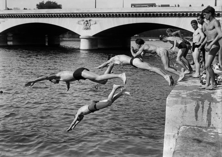 Image: FILES-FRANCE-ENVIRONMENT-WEATHER-LEISURE