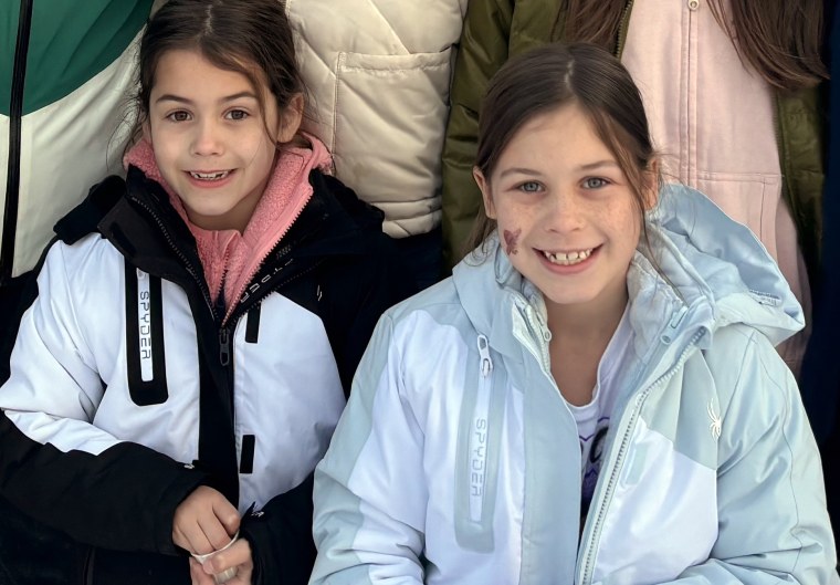 Hanna and Rebecca Lawrence.