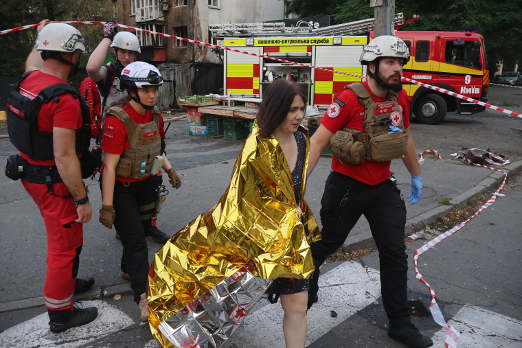 At night, the Russian army used 415 UAVs and missiles of various types to attack Ukraine, causing injuries and deaths of civilians.