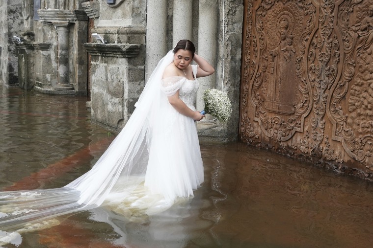 Filipino Couple Gets Married in a Flooded Church After a Monsoon