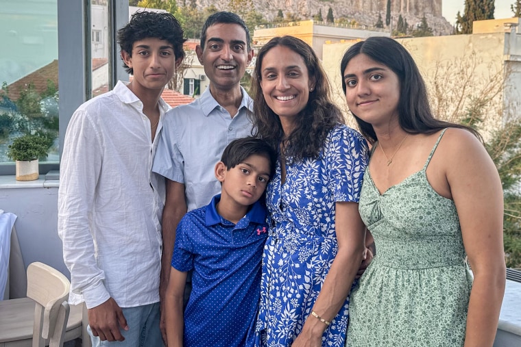 Dr. Rakesh Parhek e família.