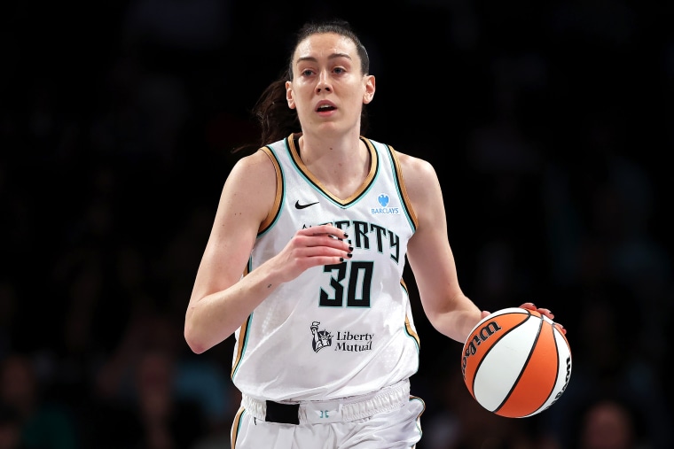 Los Angeles Sparks v New York Liberty