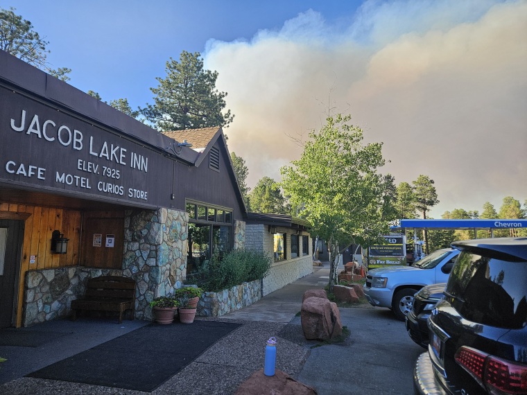 Smoke from the White Sage Fire billows near the Jacob Lake Inn in Fredonia, Ariz., on Saturday.