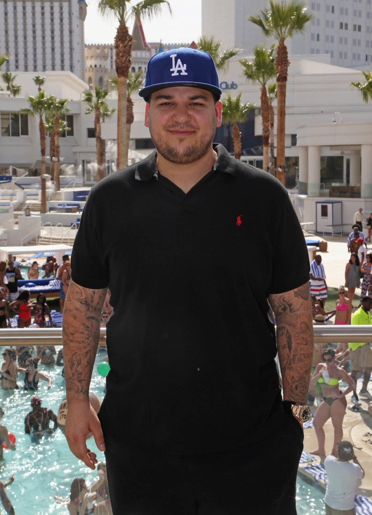 Osobowość telewizyjna Rob Kardashian uczęszcza do Sky Beach Club w Tropicana Las Vegas 28 maja 2016 r. W Las Vegas, Nevada.
