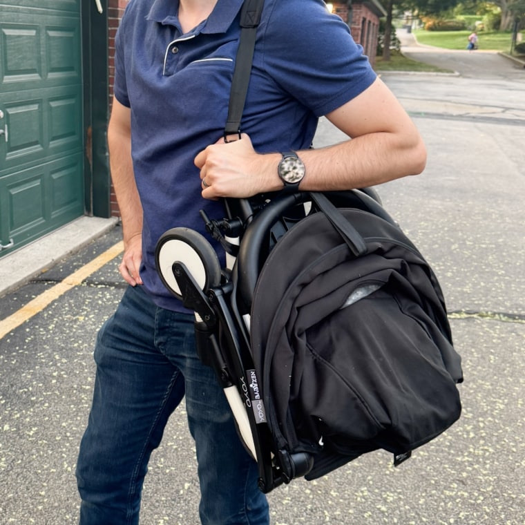 The YOYO is ultra-lightweight and features a convenient shoulder strap—perfect for travel and easy to take on board your next flight.