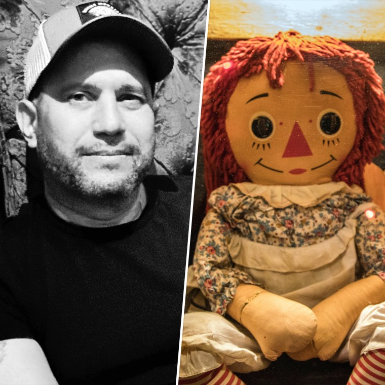 E Rivera / a verdadeira boneca Annabelle