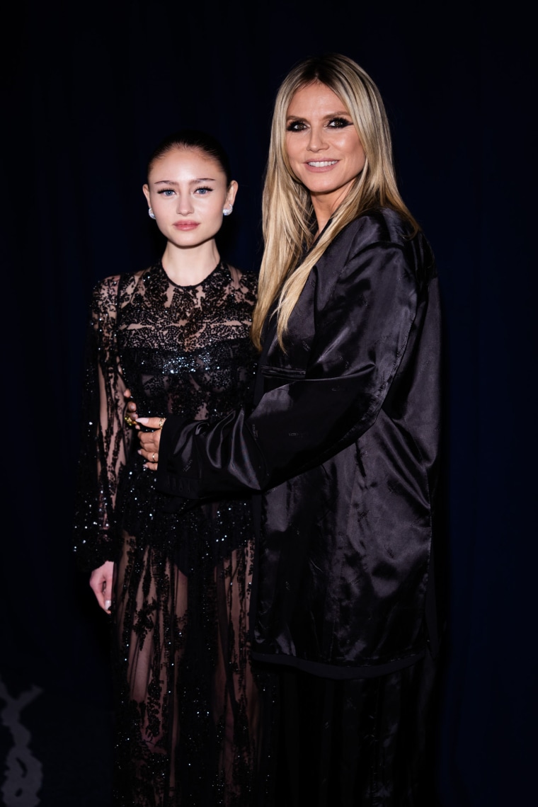 Leni Klum (L) y Heidi Klum asisten a la cuarta Gala Anual Global de King's Trust en Casa Cipriano el 01 de mayo de 2025 en la ciudad de Nueva York.