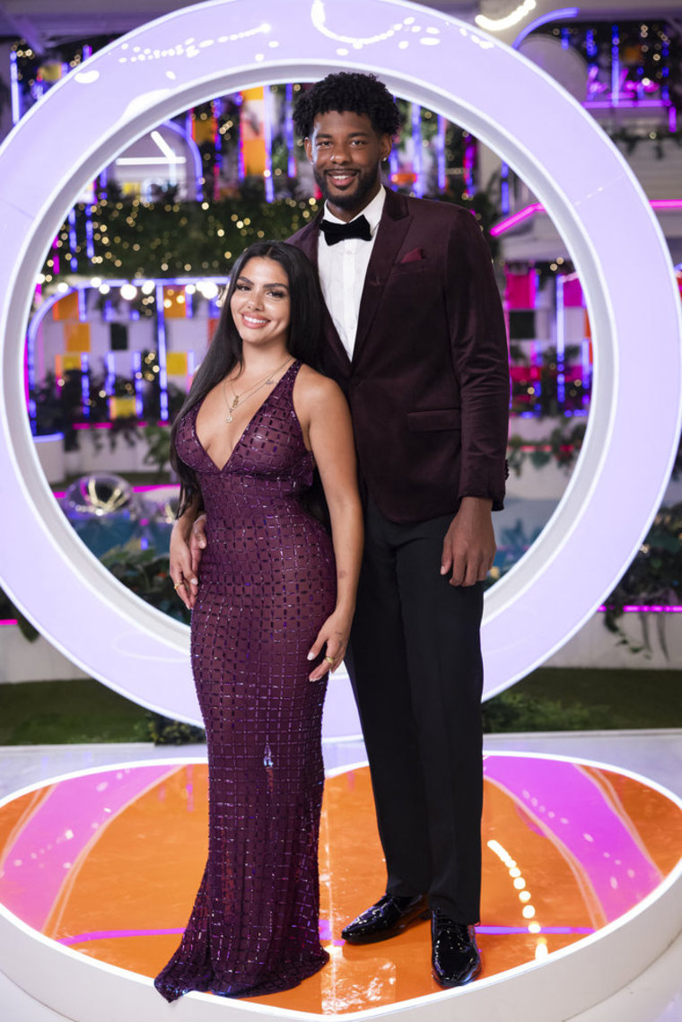 Huda and Chris during "Love Island" Season 7 finale.