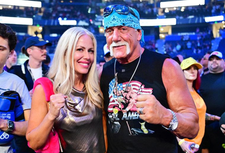 Hulk Hogan y Sky Daily en 2024.