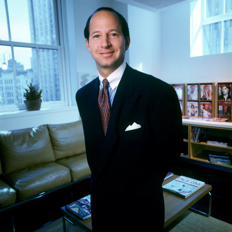 O ex -editor da Vanity Fair, Ron Galotti, posa para um retrato em seu novo escritório na revista Esquire em 1º de março de 1994 em Nova York, Nova York. 