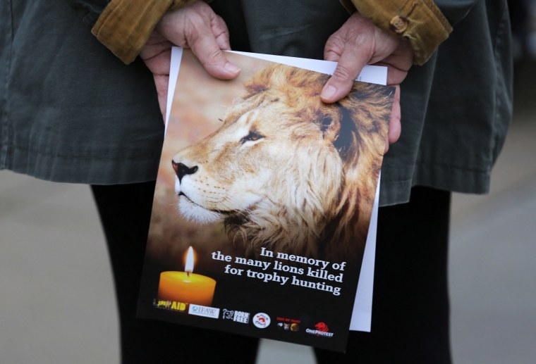 BRITAIN-ZIMBABWE-PROTEST-GAME-HUNTING