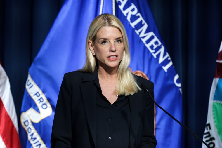 FIG: Procurador -geral Pamela Bondi e Administrador Interino da DEA Robert Murphy anunciaram o ato de polícia -chefe de drogas
