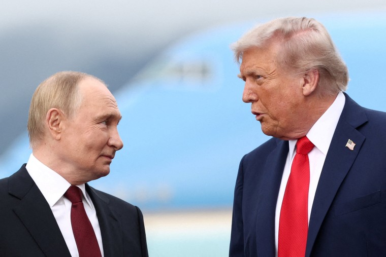 El presidente de los Estados Unidos, Trump, se encuentra con el presidente ruso Putin en Alaska