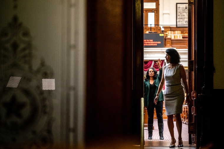 Imagen: Según los informes, los demócratas de Texas regresan al estado después de que el gobernador termine la sesión especial