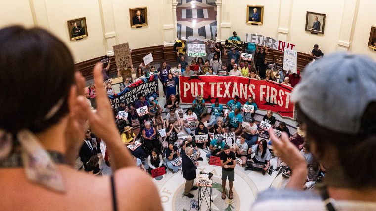 Texas Redistricting Plan Backed By Trump Wins Initial Approval