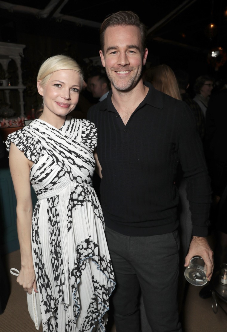 Michelle Williams e James van der Beek participam de Jeff Bezos e Matt Damon 