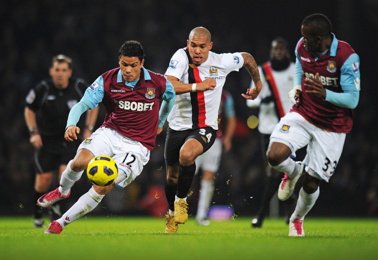 El mediocampista mexicano de West Ham Pablo Barr