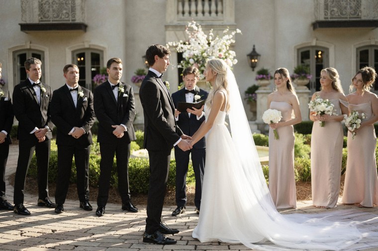 EXCLUSIVE Groom Signs Wedding Vows in ASL To Surprise InLaws(02)