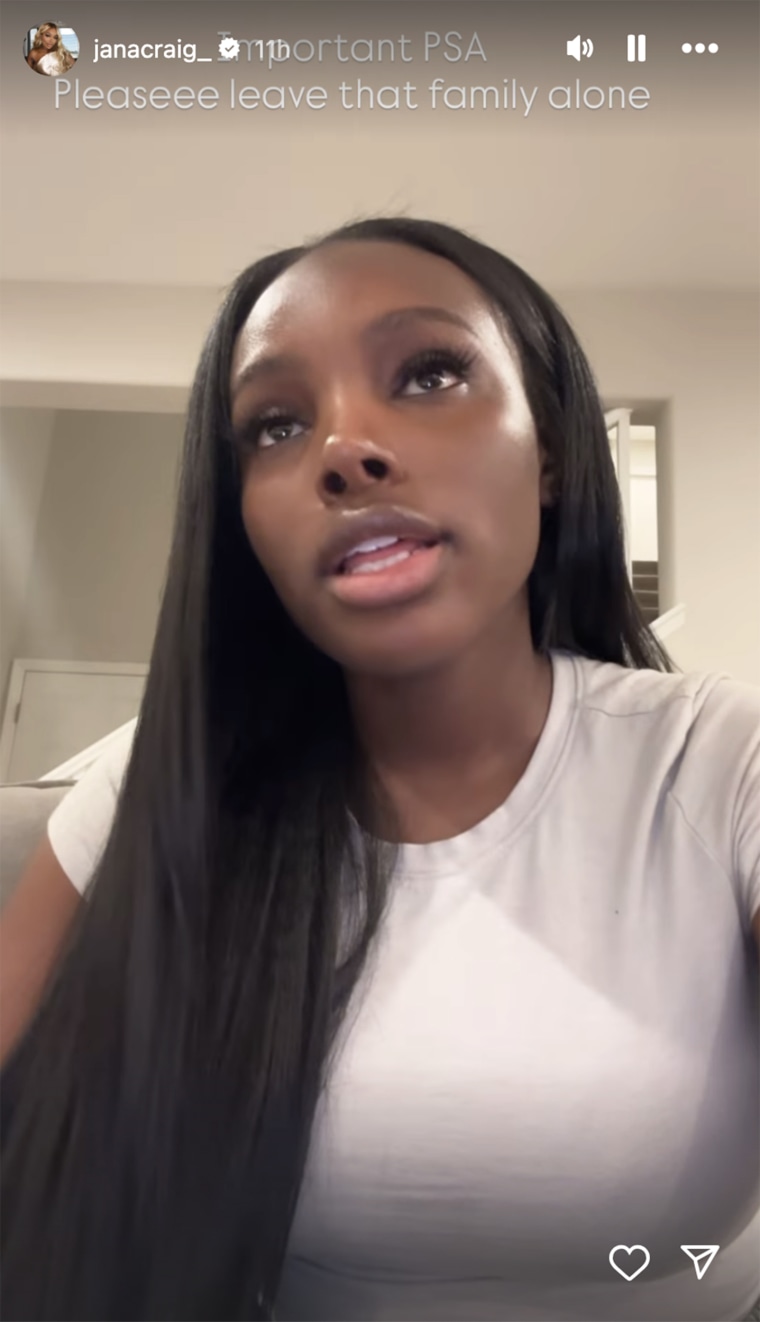 Jana Craig błagała fanów "Proszę, zostaw rodzinę Kenny'ego w spokoju" W innym filmie na Instagramie.