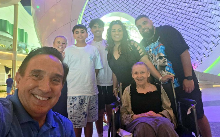 Hunt with her family on the Icon of the Seas.