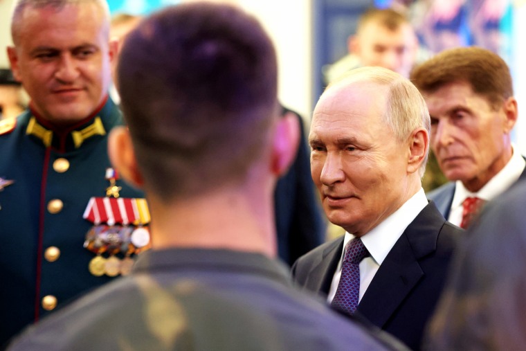 O presidente da Rússia, Putin, participa do Fórum Econômico Oriental